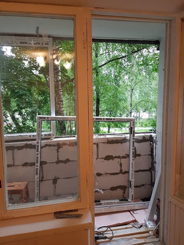 Остекление балконов на пеноблок