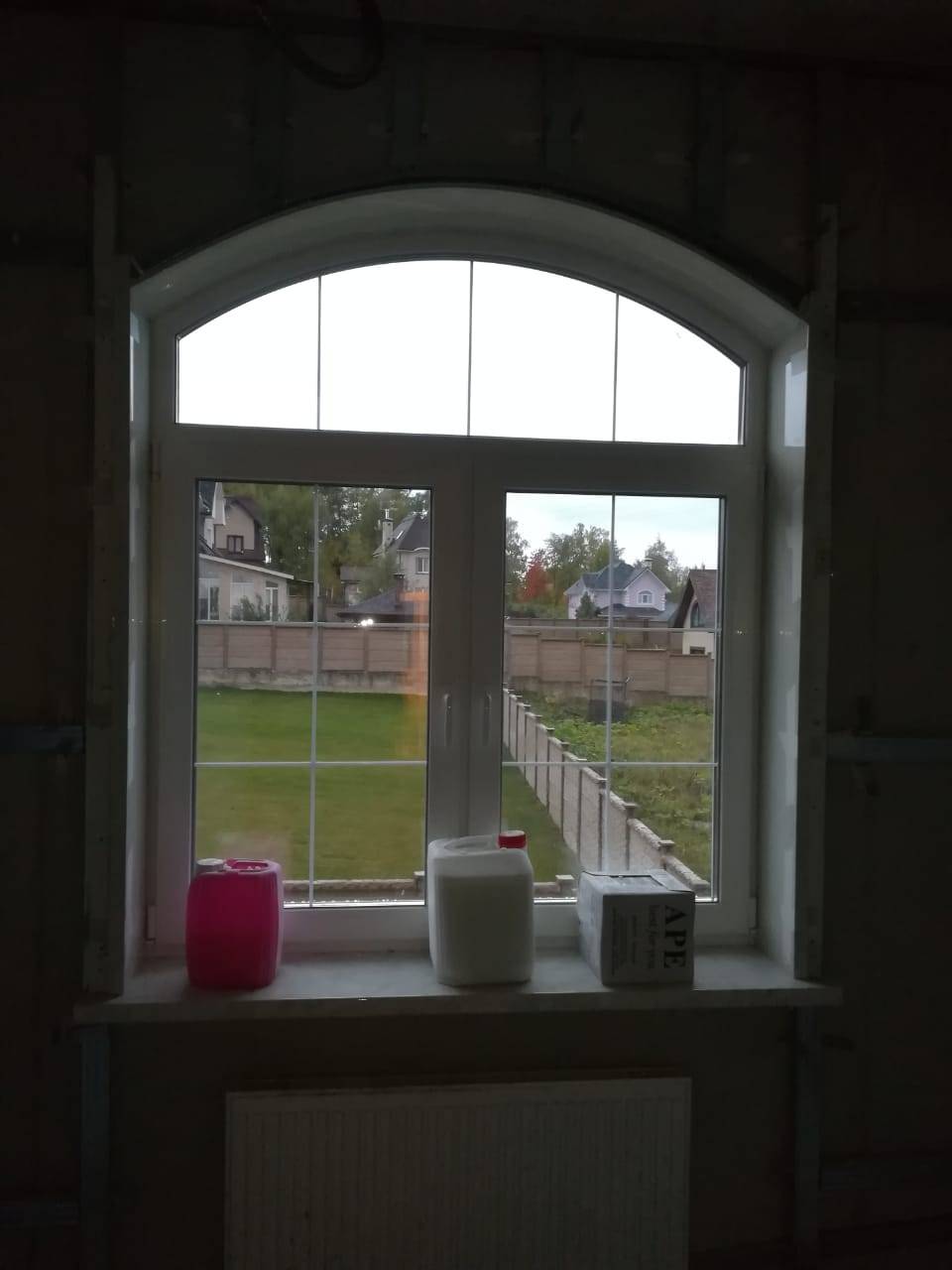 Арочные окна в доме