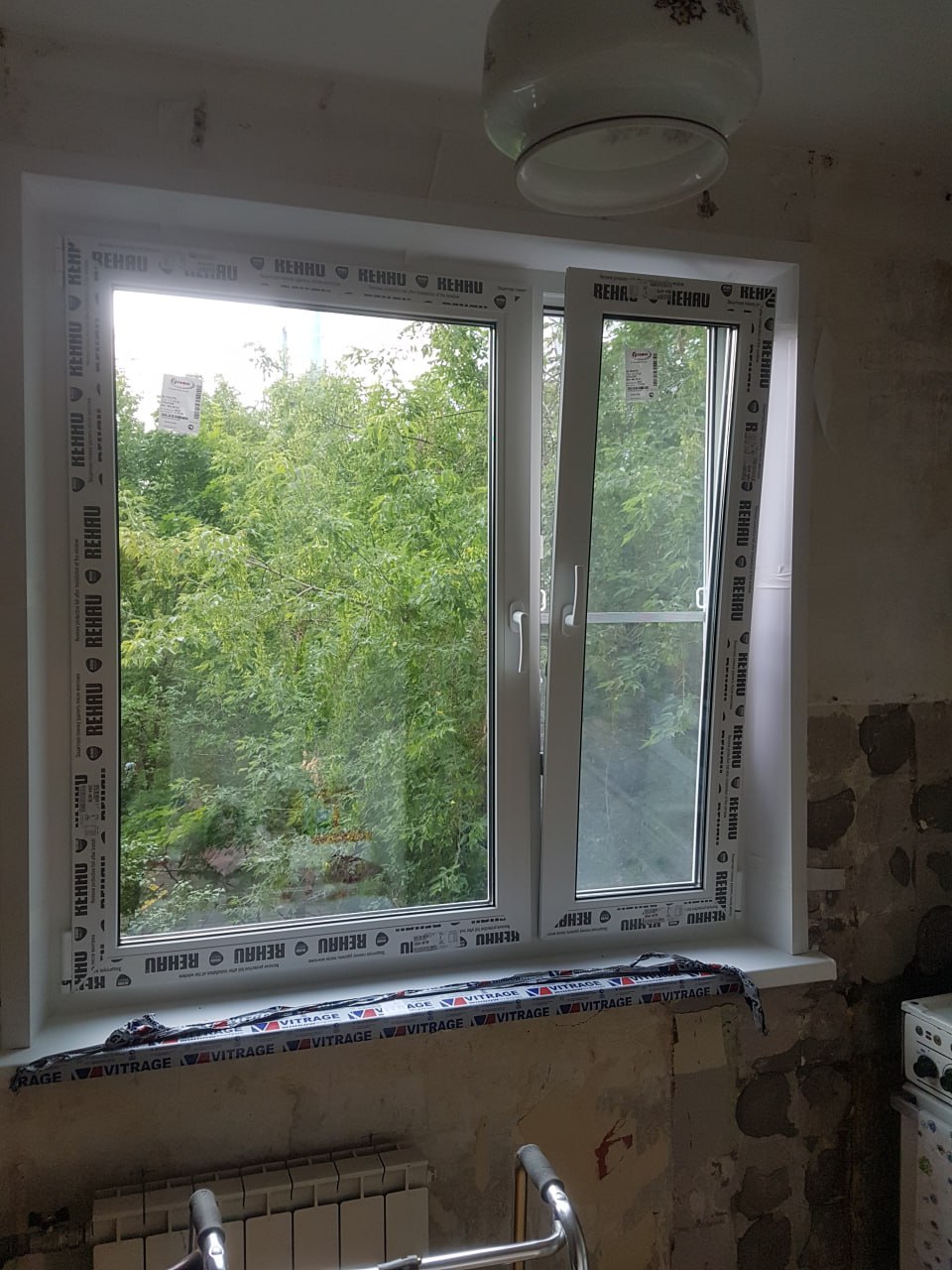 Двухстворчатое окно в Москве